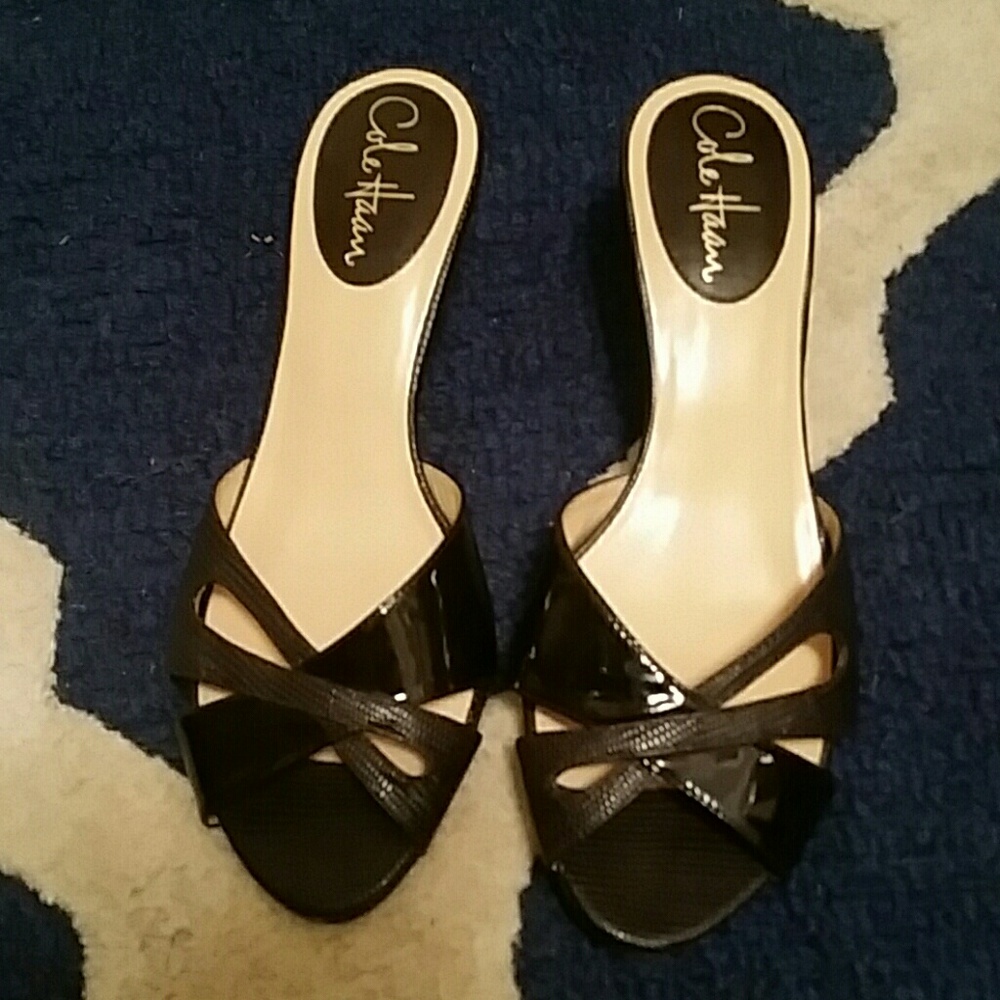Cole Haan Chocolate brown kitten heels